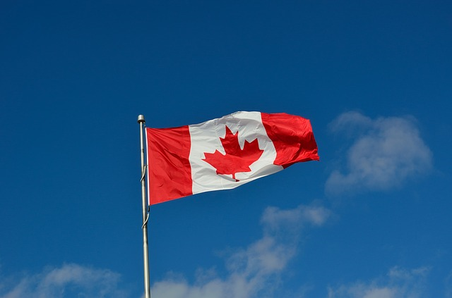 canadian-flag-1229484_640